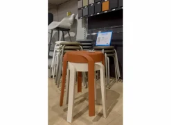 Kruk June 43,5x44,5x55,5cm - polyethyleen - beige