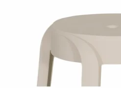 Kruk June 43,5x44,5x55,5cm - polyethyleen - beige