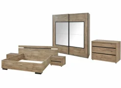 Slaapkamer met bed 180x200cm - kleerkast 217cm - commode 120cm en 2 nachtkastjes